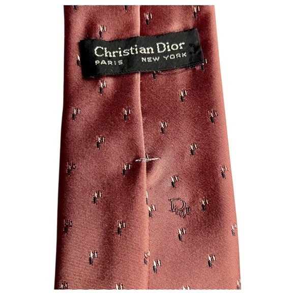 Vintage Christian Dior Necktie Tie  Classic Elegant Timeless Silk Blend - Picture 3 of 9